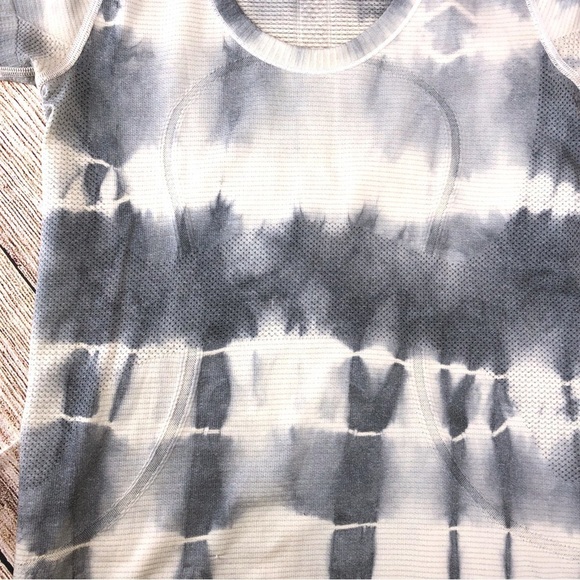 Lululemon Swiftly Tech Blue Tie Dye Short Sleeve T Shirt Size 6 - Picture 8 of 9